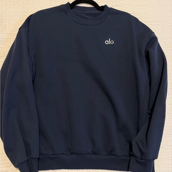 ALO Yoga Tops - ALO accolade cropped Navy Crewneck Sweatshirt with White Logo